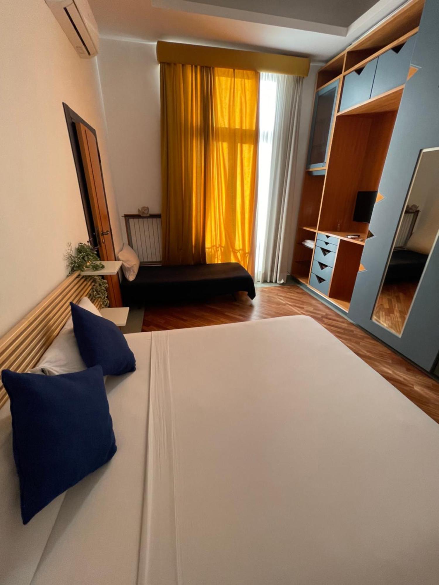 Nova Rooms Napels Buitenkant foto